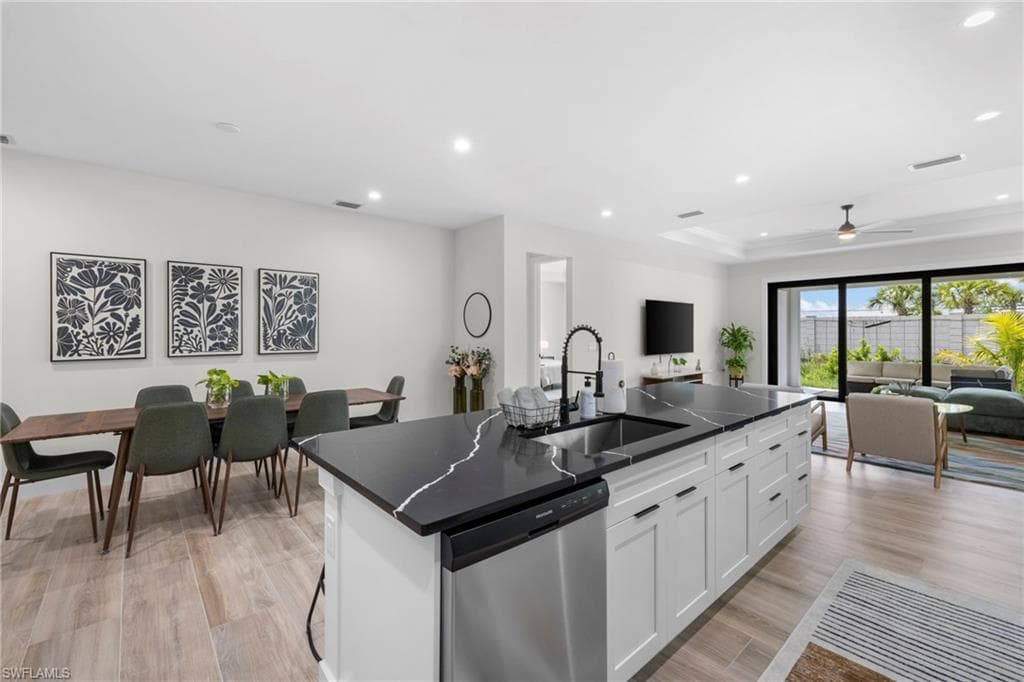 3032 Woodside AVE-11