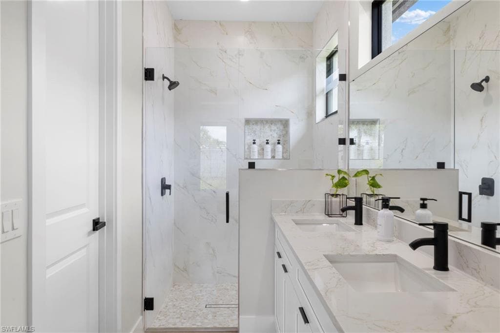 3032 Woodside AVE-31
