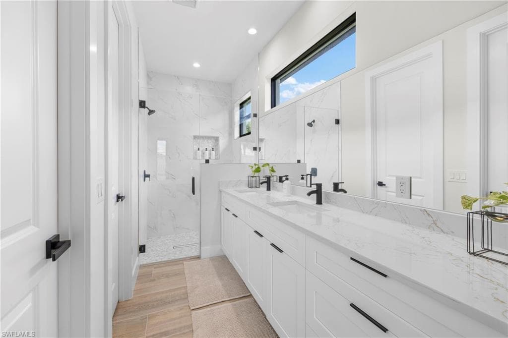 3032 Woodside AVE-29
