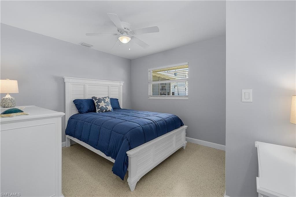 2 Fairview BLVD-16