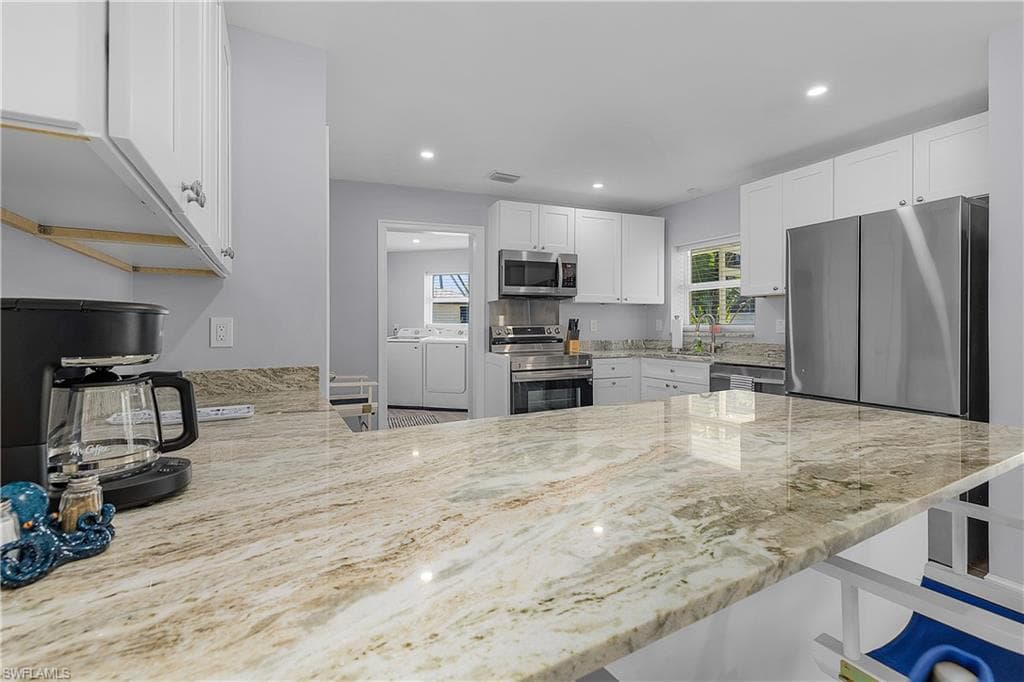 2 Fairview BLVD-7