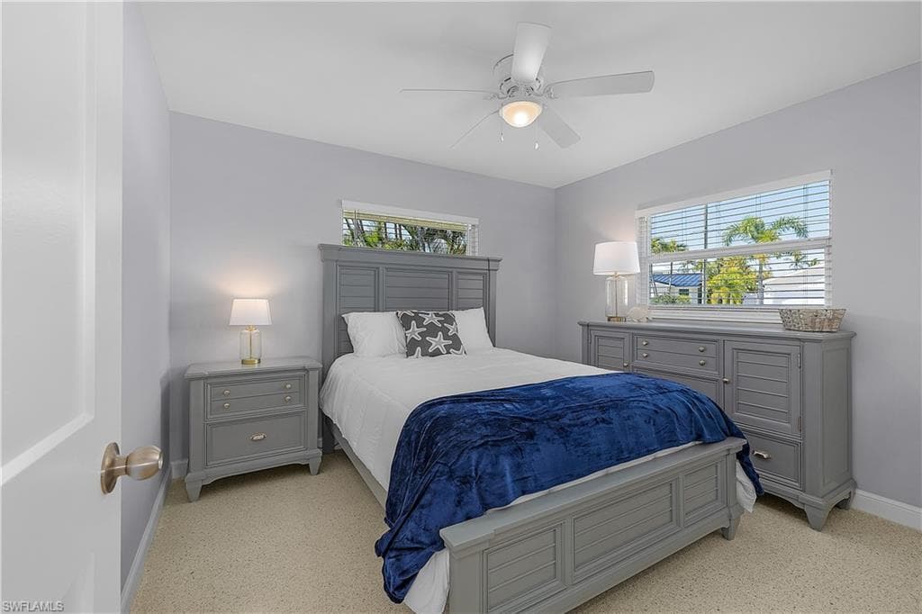 2 Fairview BLVD-15