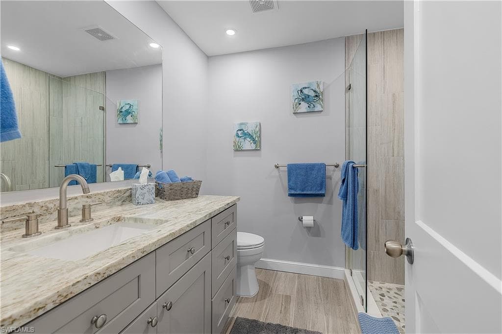 2 Fairview BLVD-11