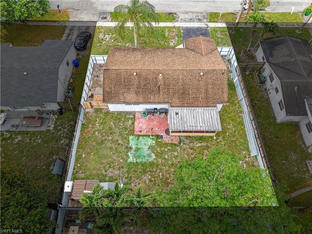 8641 NW 8TH ST-20