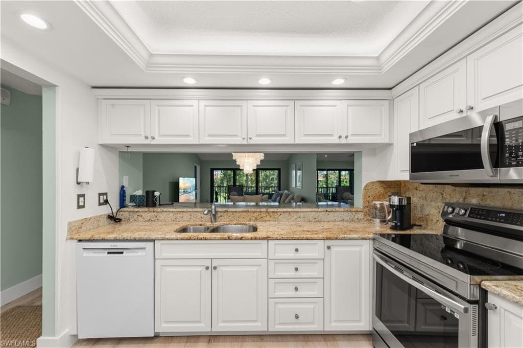 5741 Deauville CIR F301-3