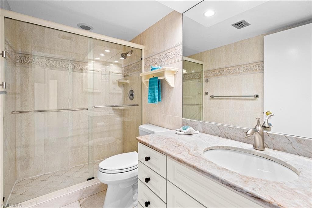 320 Seaview CT 2-805-15
