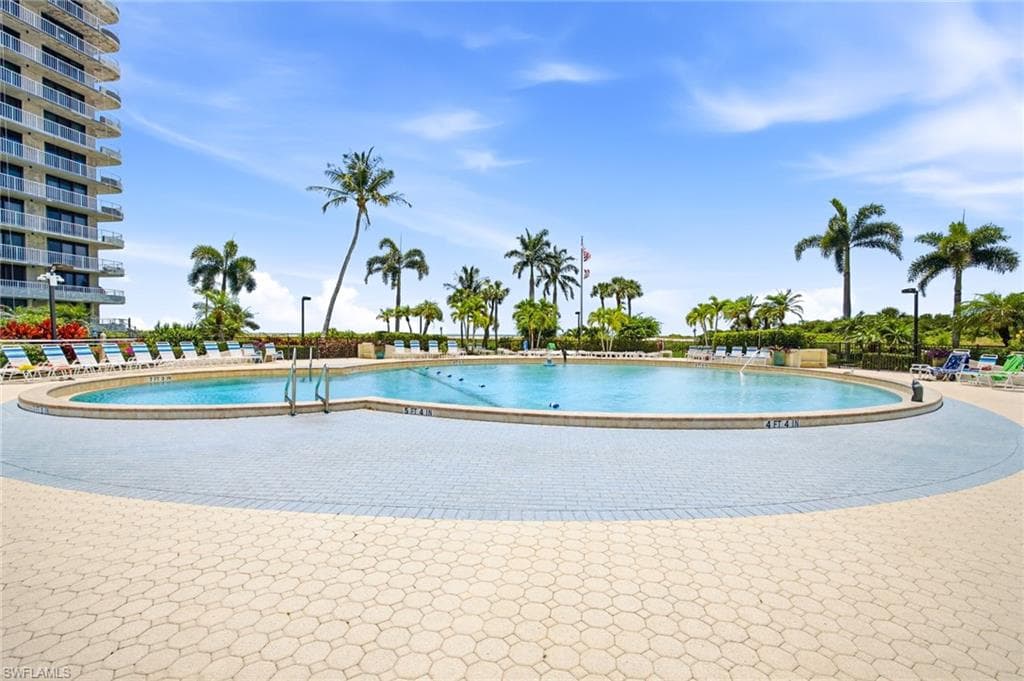 320 Seaview CT 2-805-19