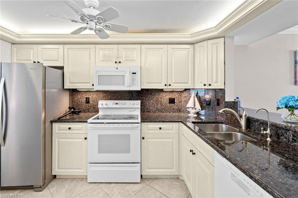 320 Seaview CT 2-805-8