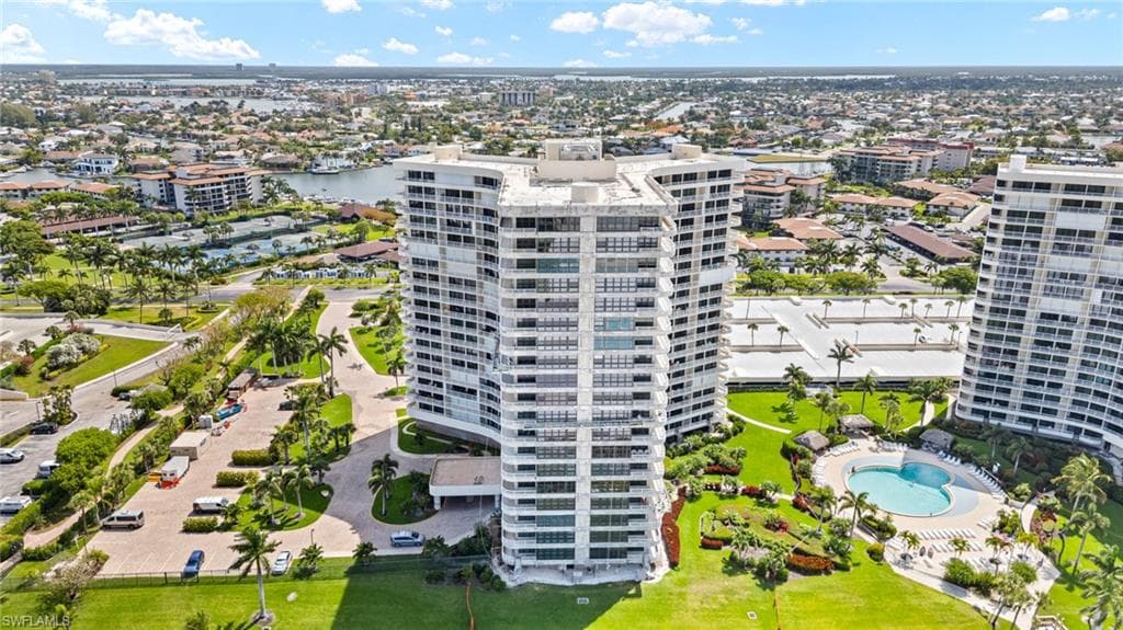 320 Seaview CT 2-805-25