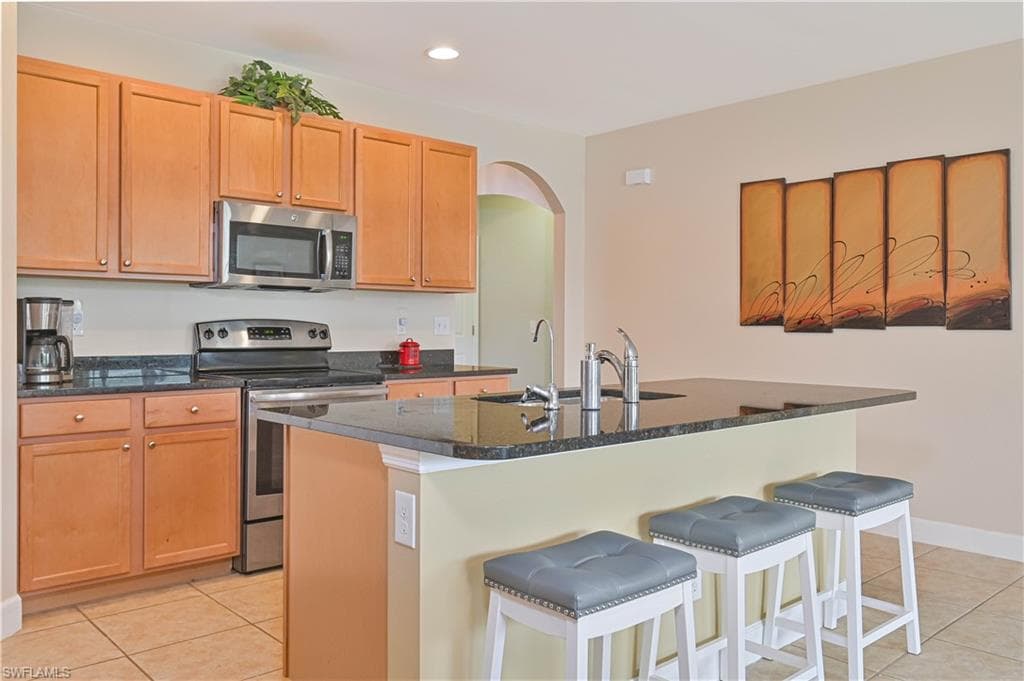 2877 Apple Blossom DR-32