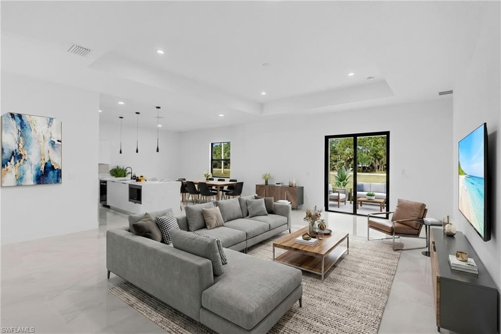 8005 Sunrise CIR-1