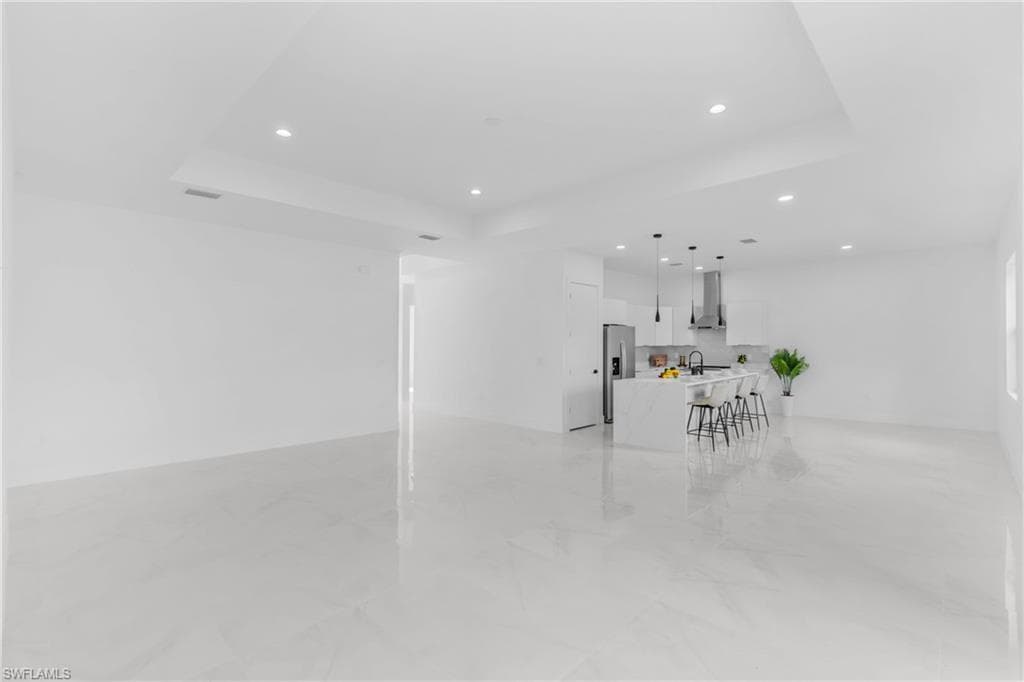 8005 Sunrise CIR-15
