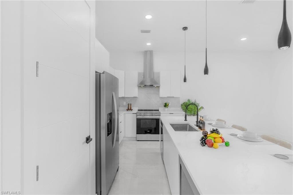 8005 Sunrise CIR-10