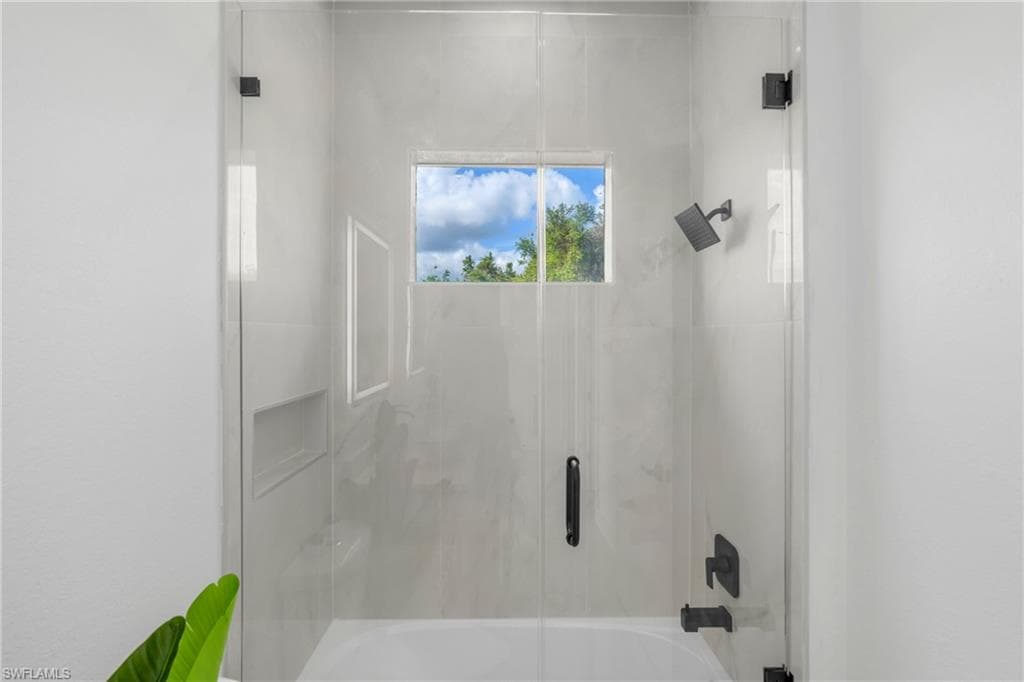 8005 Sunrise CIR-23
