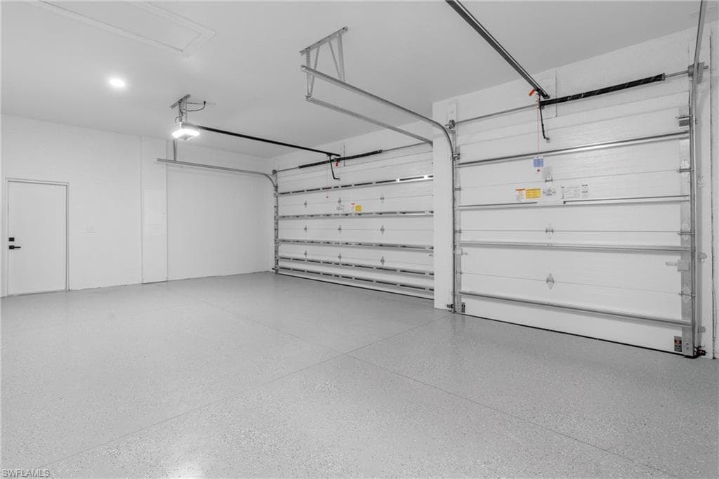 8005 Sunrise CIR-28
