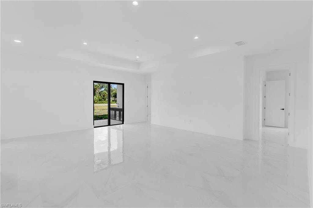 8005 Sunrise CIR-17