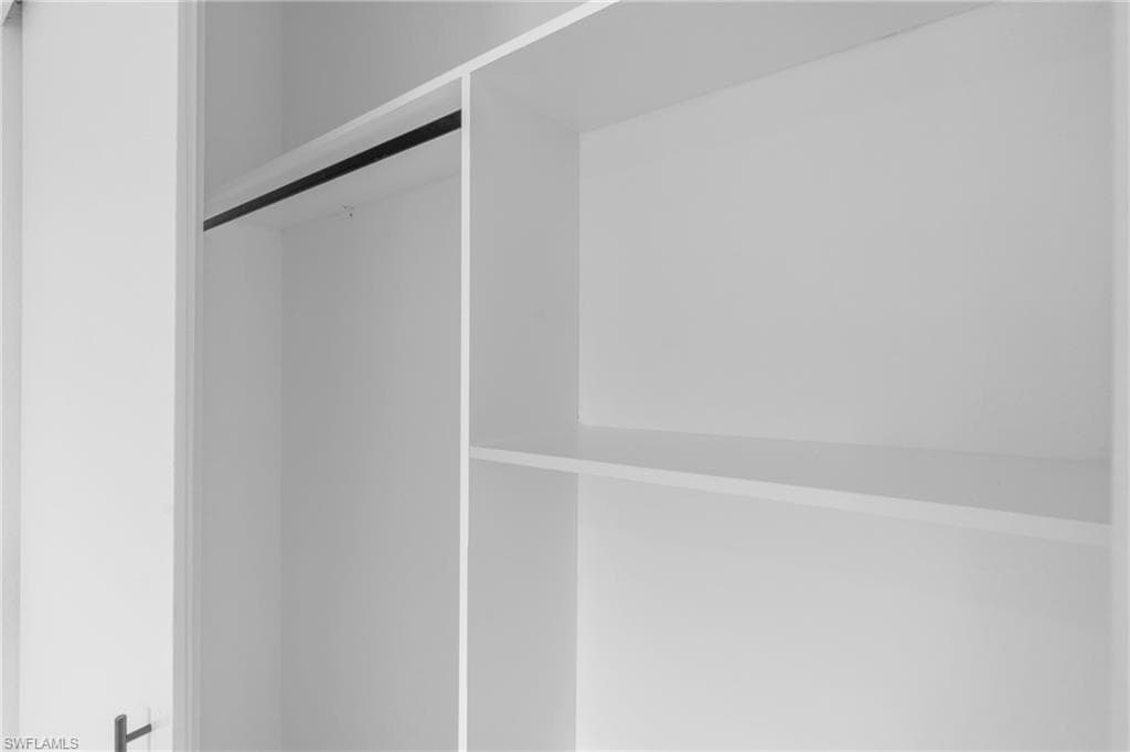 8005 Sunrise CIR-21