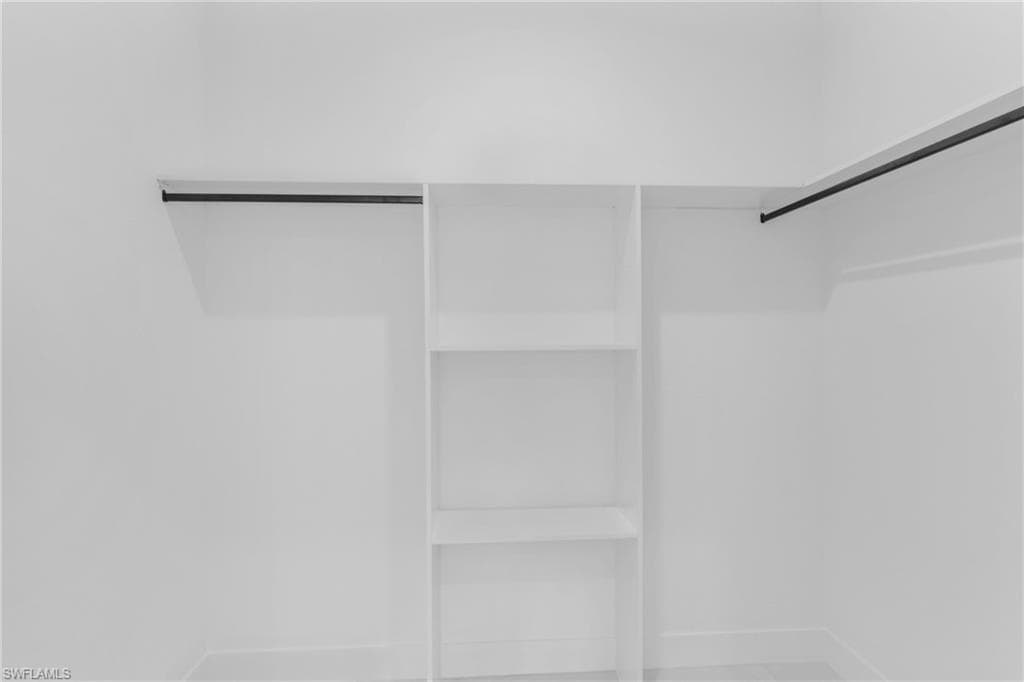 8005 Sunrise CIR-40