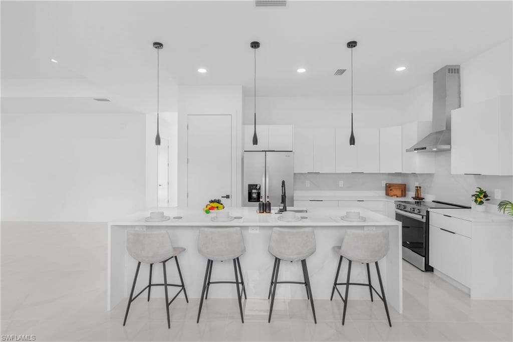 8005 Sunrise CIR-9
