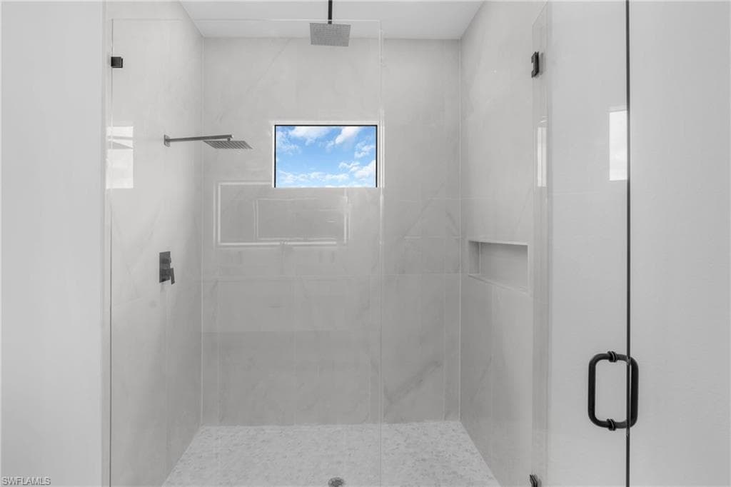 8005 Sunrise CIR-39