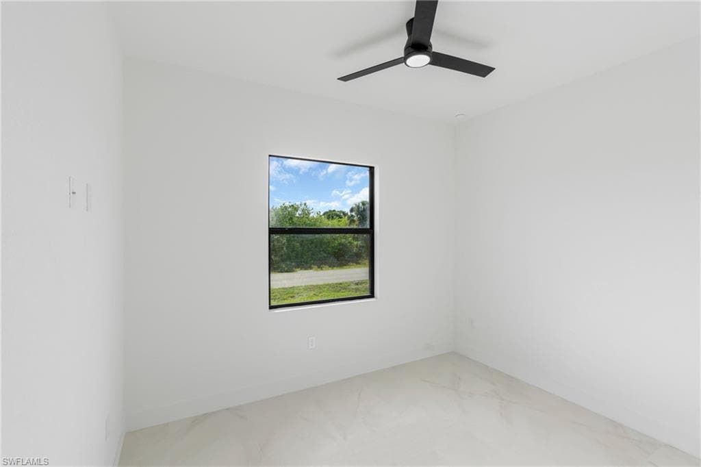 8005 Sunrise CIR-18