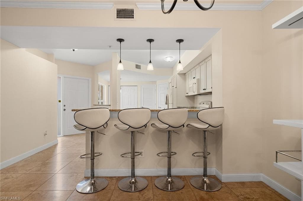 5045 Cedar Springs DR 103-25