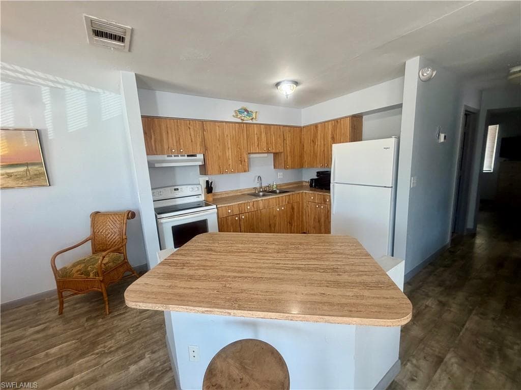 200 Mid Island DR-2