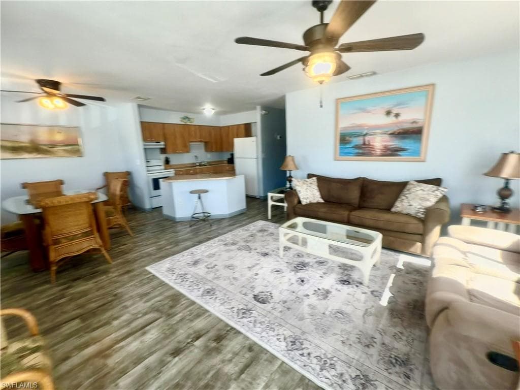 200 Mid Island DR-4