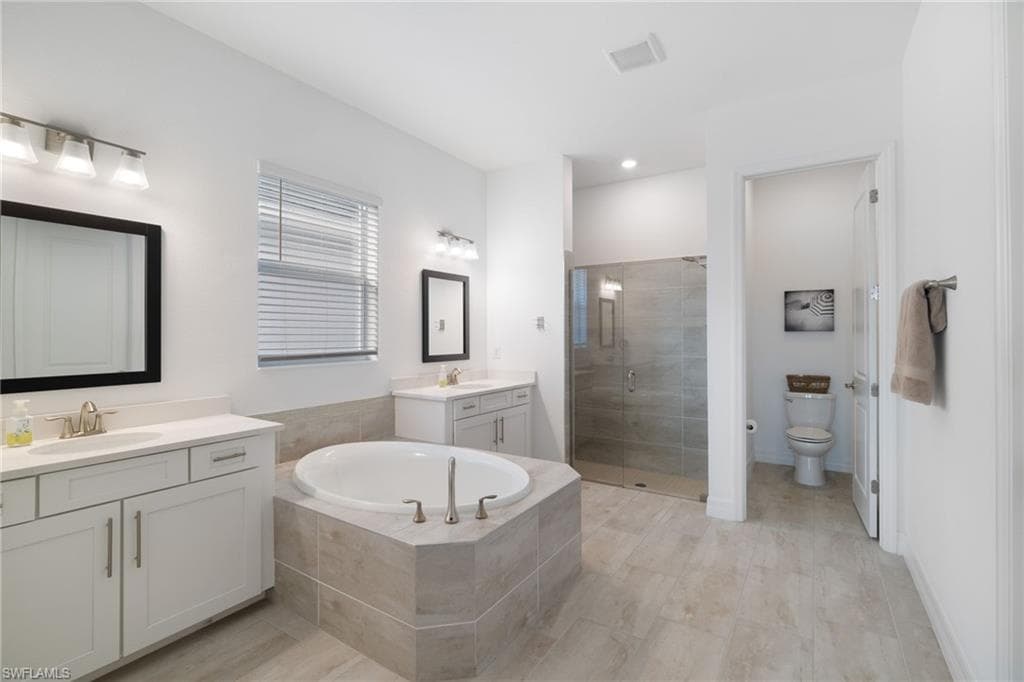 13682 Blue Bay CIR-17