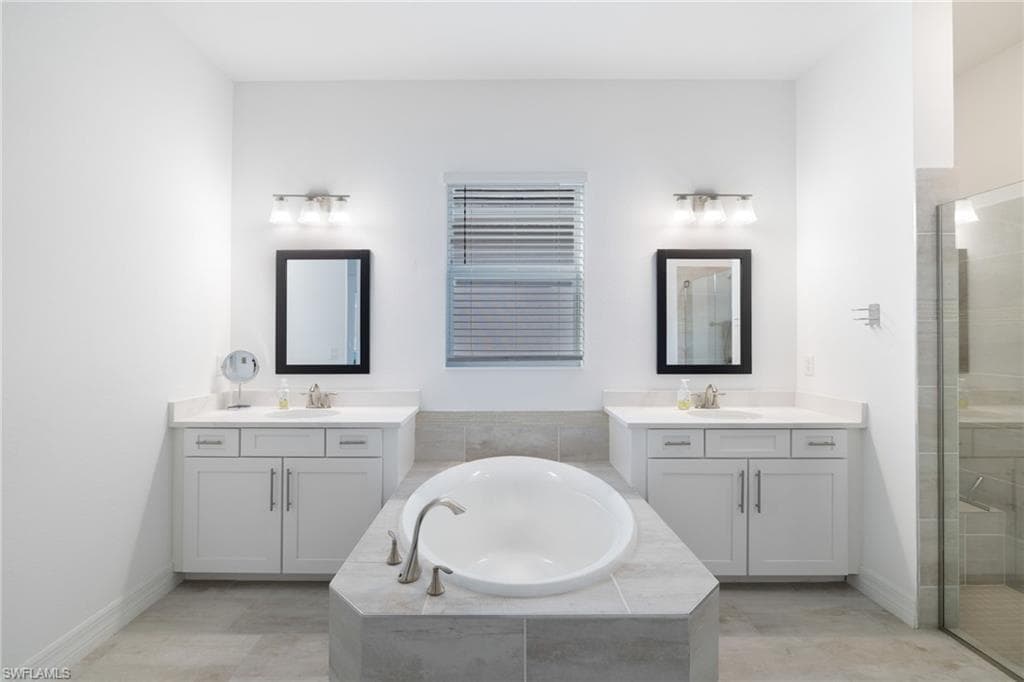 13682 Blue Bay CIR-18