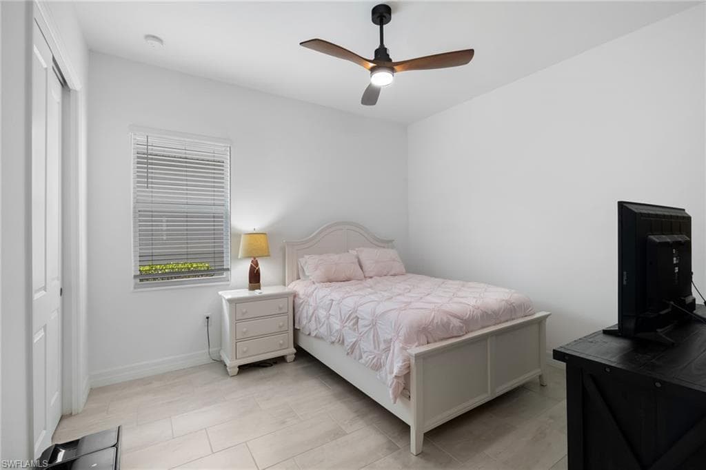 13682 Blue Bay CIR-25