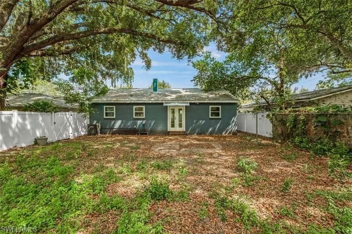 711 Wilkinson ST-12