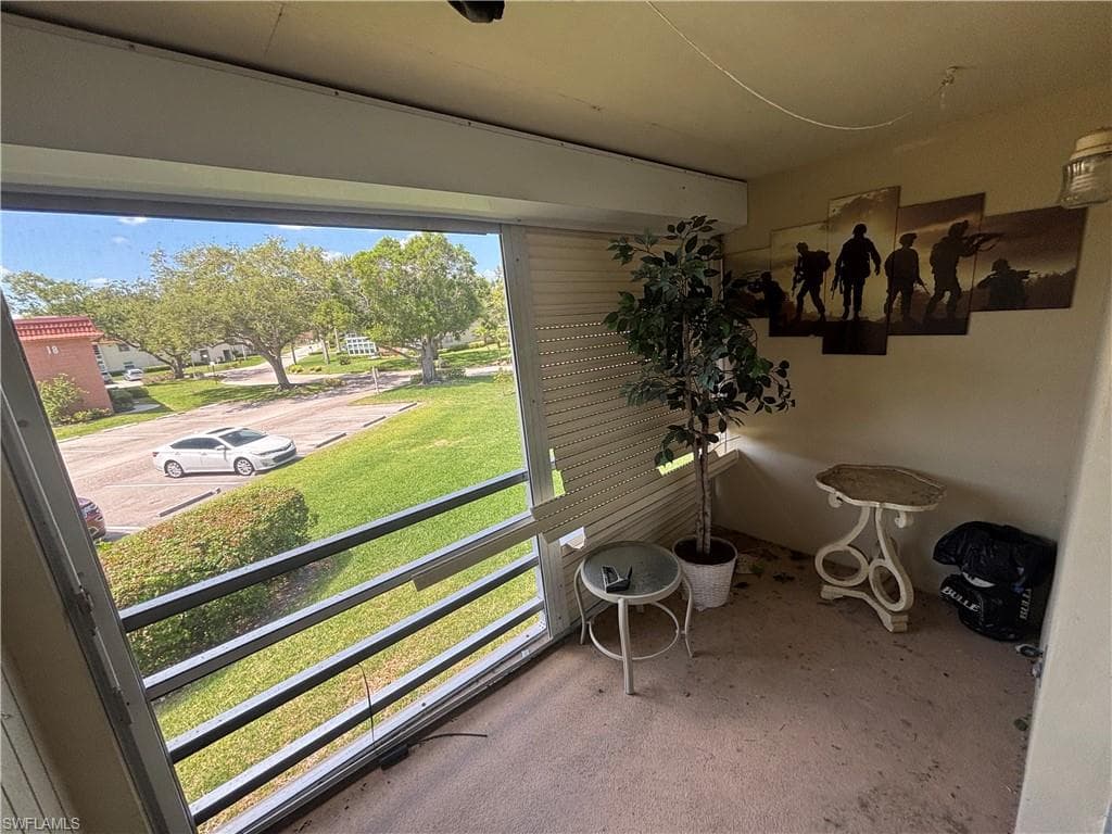 11 Vista Palm LN 204-12