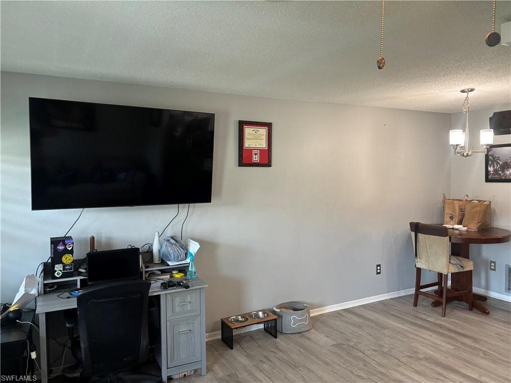 11 Vista Palm LN 204-4