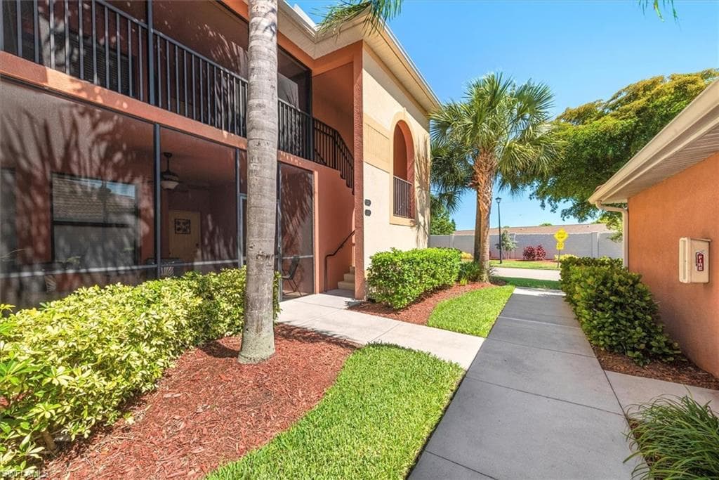13750 Julias WAY 528-0