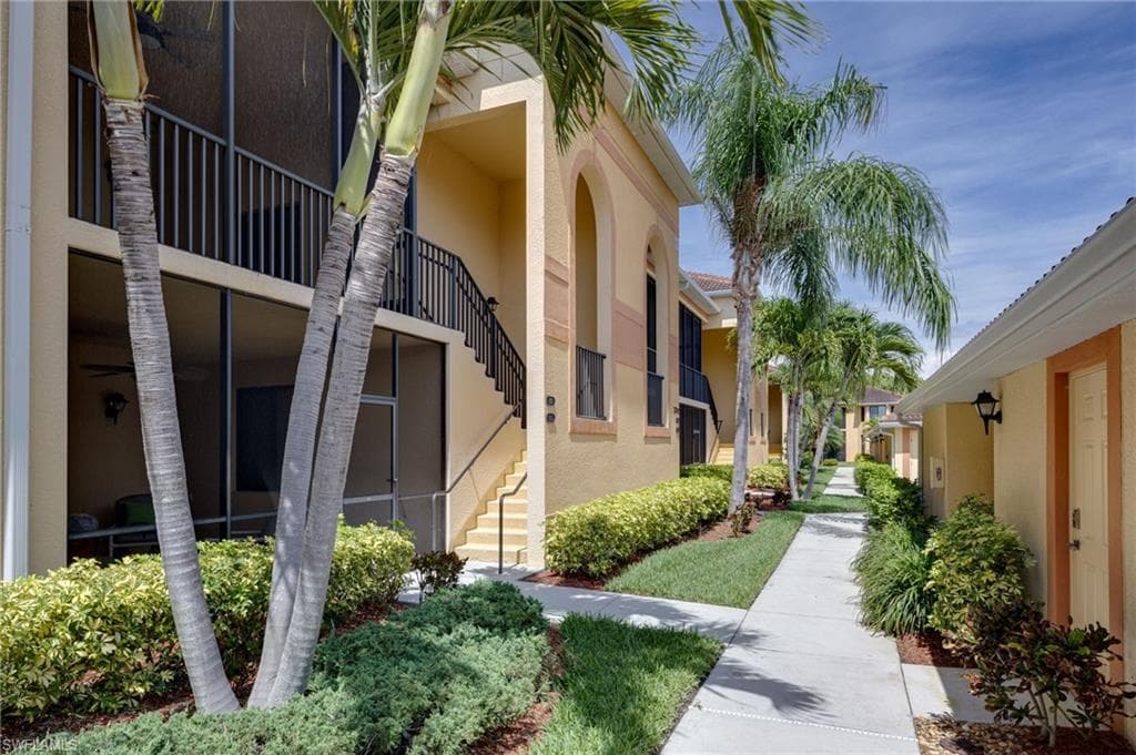 13740 Julias WAY 623-27
