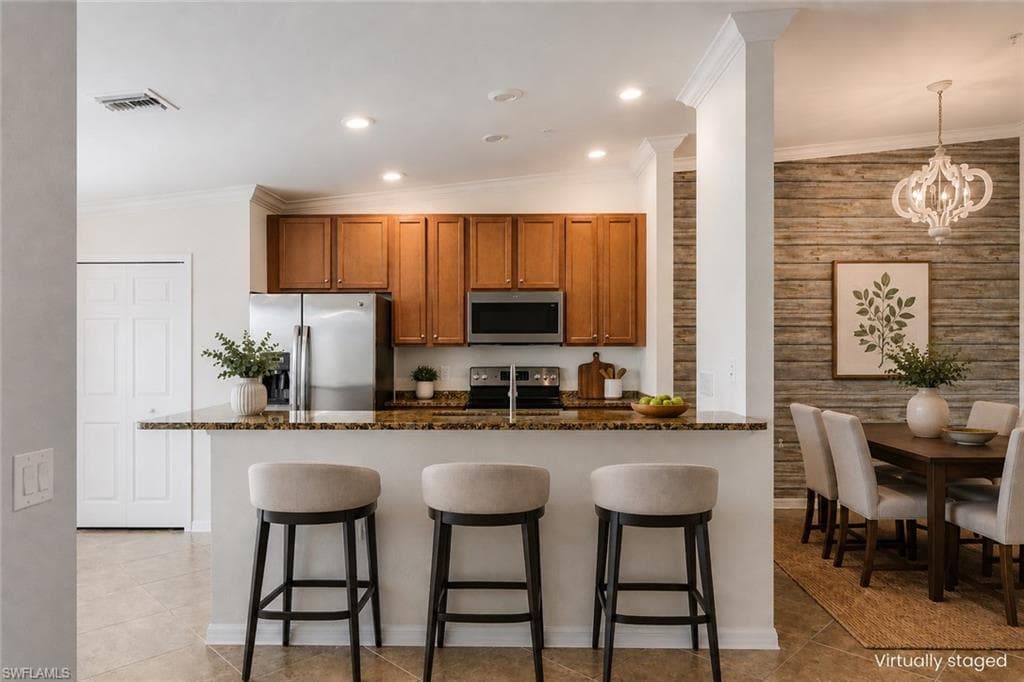 13740 Julias WAY 623-9