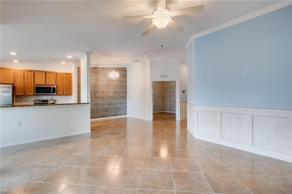 13740 Julias WAY 623-8