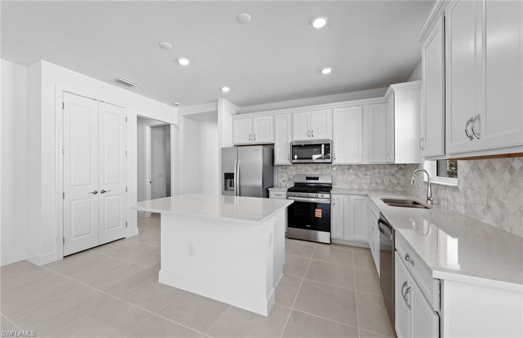 12441 Dolomite WAY-10