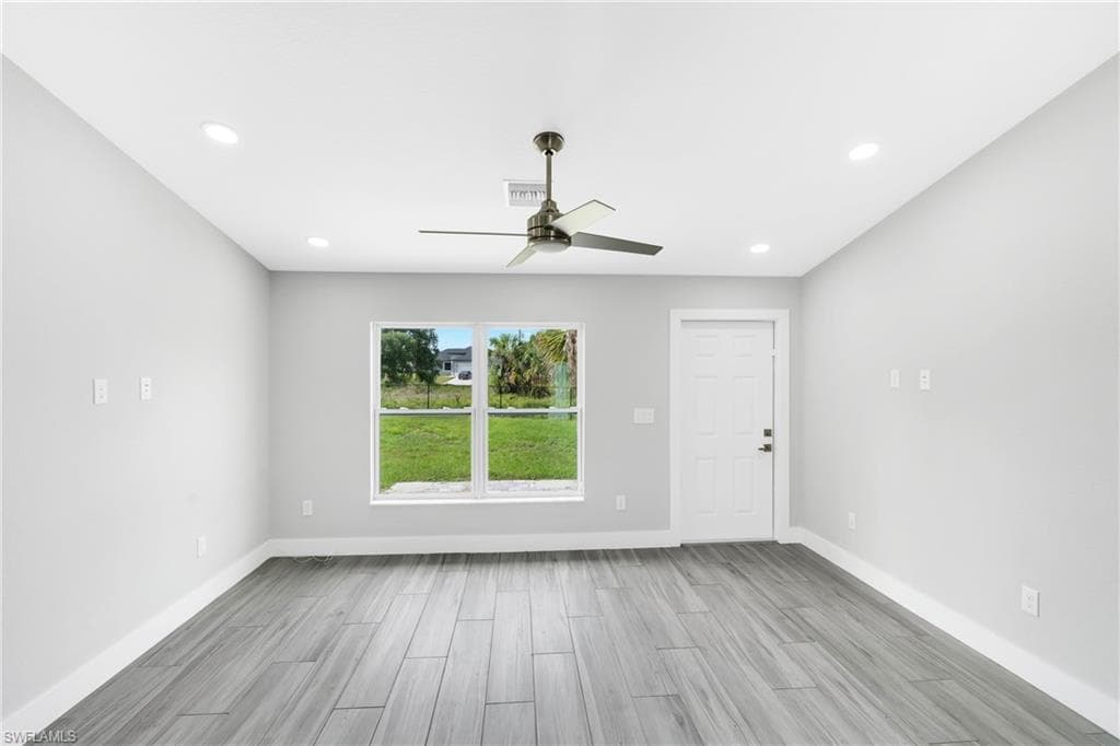 2075 Detroit DR-10