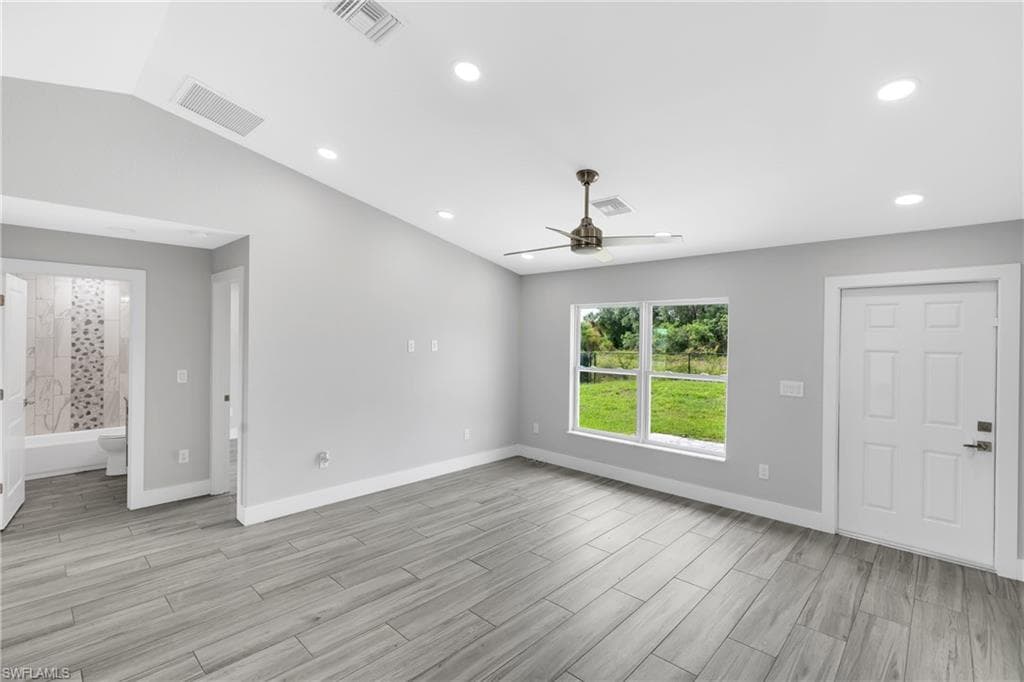 2075 Detroit DR-4