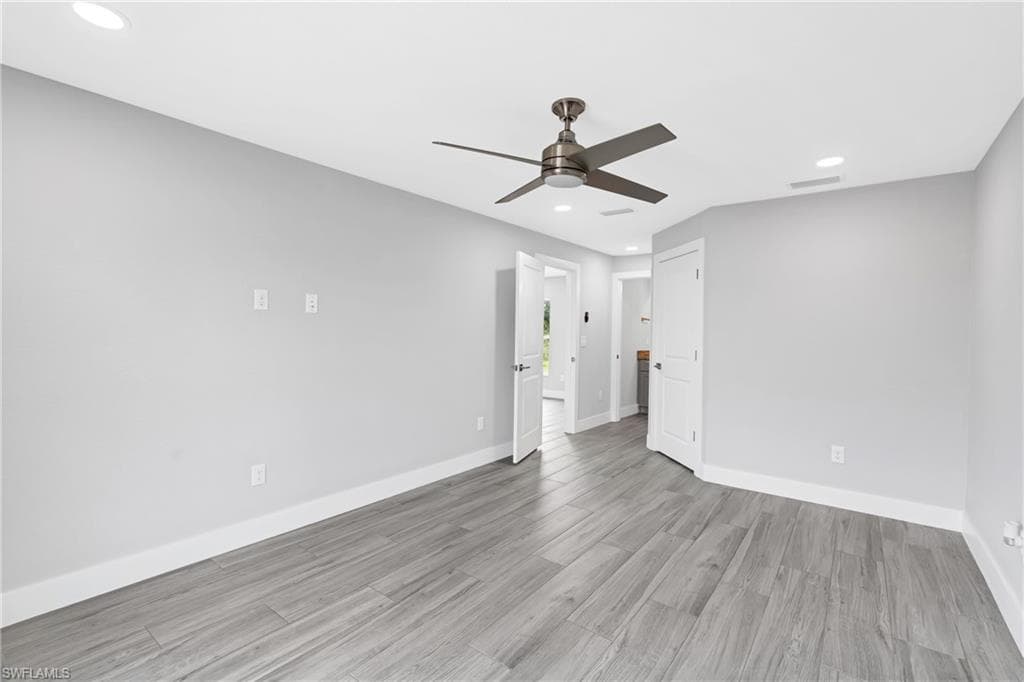 2075 Detroit DR-25