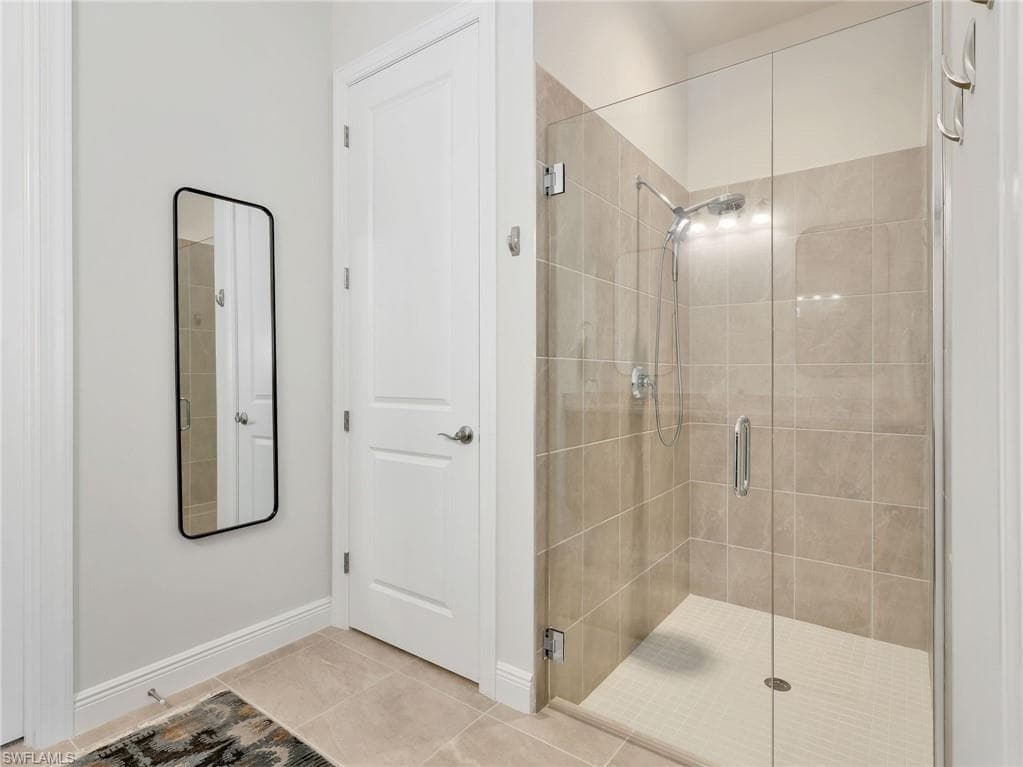 9225 Cayman DR-16