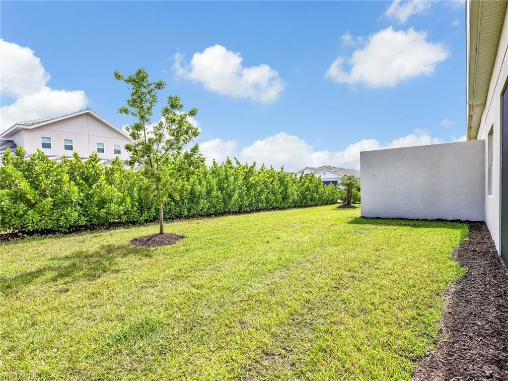 9225 Cayman DR-25