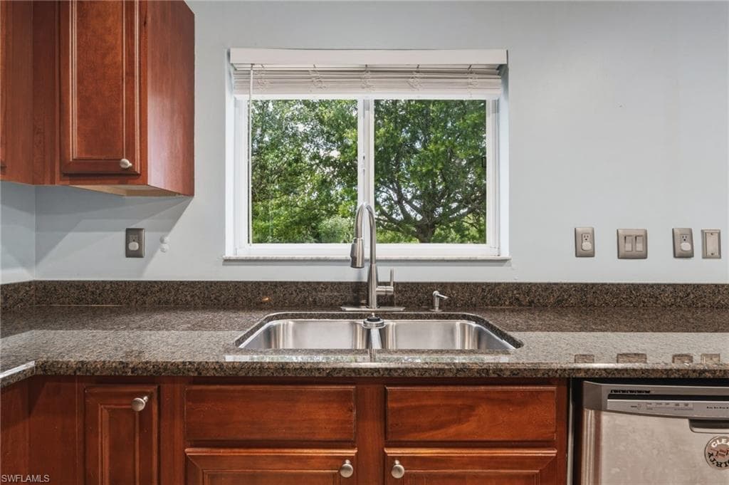 25134 Palisade RD-23