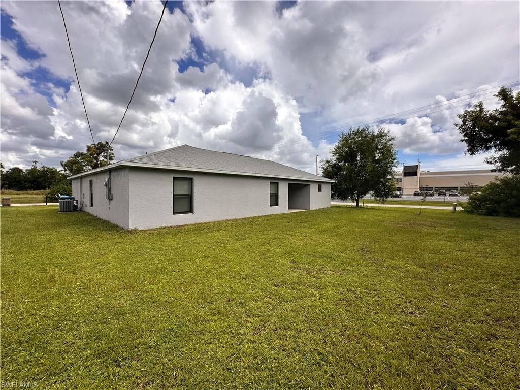 2212 SW Santa Barbara PL-1