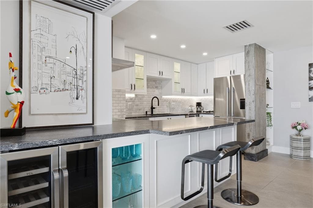 3443 Gulf Shore BLVD N 714-12