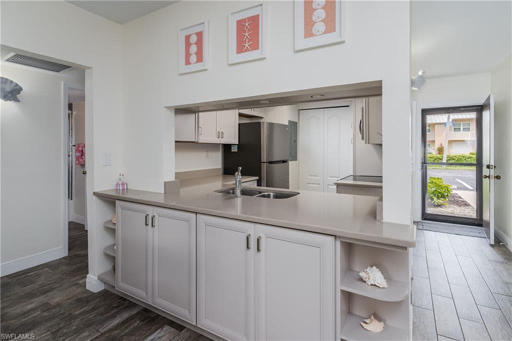 207 Collier BLVD 4-105-8