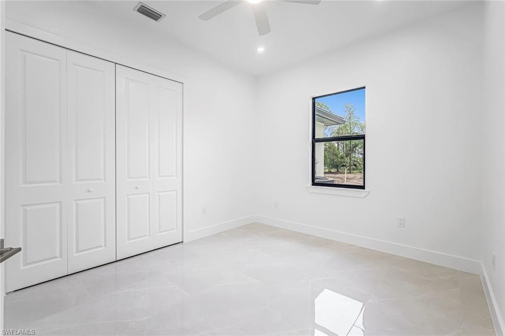 2840 Golden Gate BLVD W-27