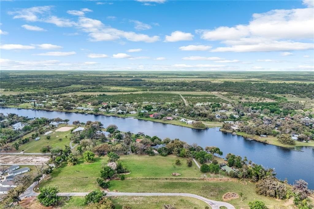 1050 Shady Oaks AVE-23